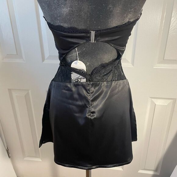 Outcast Exclusives Strapless Black Mini Dress Size Large - Picture 3 of 9